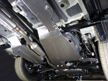 6 999 р. Защита бака (левая, V-2.0, V-2.4 4WD, V-3.0 4WD, алюминий) TCC  Mitsubishi Outlander  GF (2012-2024). Увеличить фотографию 1