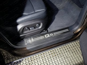 8 199 р. Накладки на пластиковые порожки салона (нержавейка, 4 шт.) ТСС Тюнинг  Audi Q5  8R (2008-2017) (лист шлифованный надпись Q5). Увеличить фотографию 1