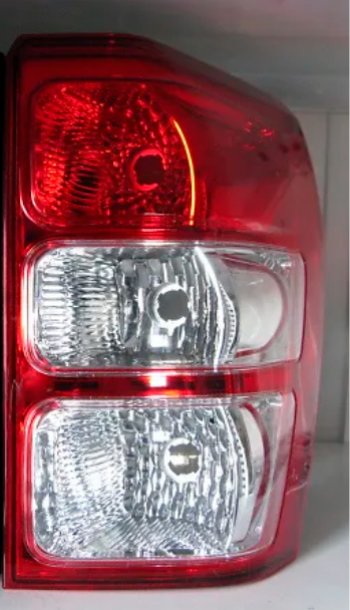 9 399 р. Правый фонарь Оригинал  Suzuki Grand Vitara ( JT 5 дверей,  JT 3 двери,  JT) (2005-2016). Увеличить фотографию 1